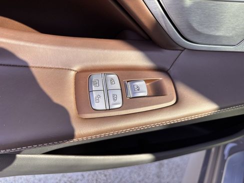 Used 2022 BMW 750i xDrive w/ Executive Package image 25