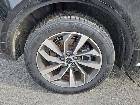 Certified 2023 Audi Q5 2.0T Premium w/ Convenience Package image 9