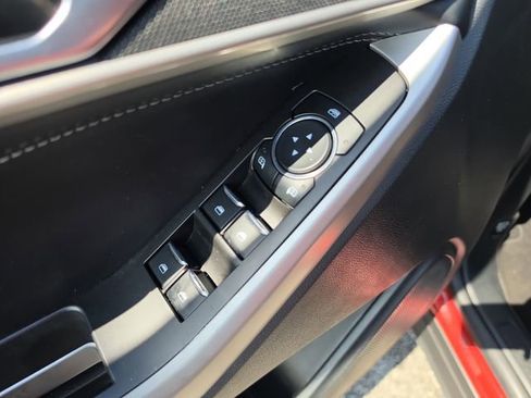 Used 2024 Ford Explorer XLT image 15