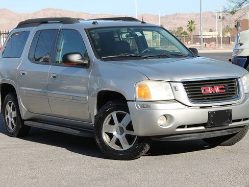 Used 2005 GMC Envoy XL SLT RWD image 2