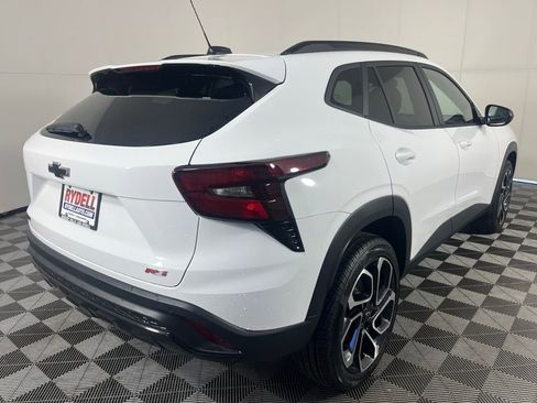 New 2026 Chevrolet Trax RS w/ Sunroof Package image 3