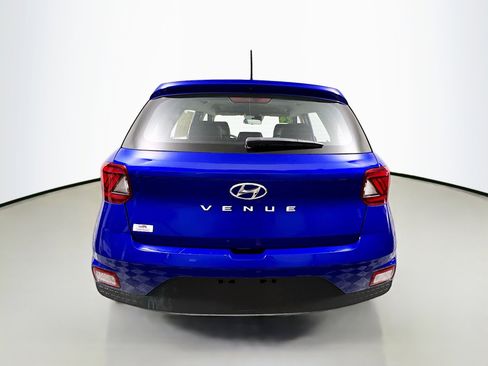 Used 2024 Hyundai Venue Limited image 6