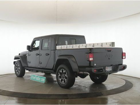 New 2026 Jeep Gladiator Sport image 8