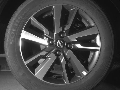 Used 2025 Nissan Versa SV FWD image 15