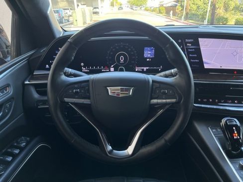 Used 2022 Cadillac Escalade ESV Premium Luxury Platinum image 15