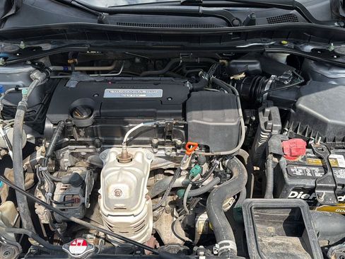 Used 2016 Honda Accord EX image 32