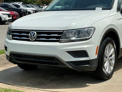 Used 2019 Volkswagen Tiguan SE w/ Panoramic Sunroof Package FWD image 11