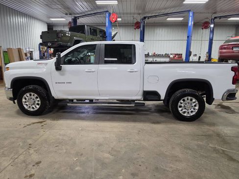 Used 2023 Chevrolet Silverado 2500 LT w/ Convenience Package AWD/4WD image 5