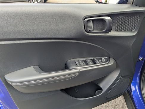 Used 2025 Hyundai Venue Limited image 8