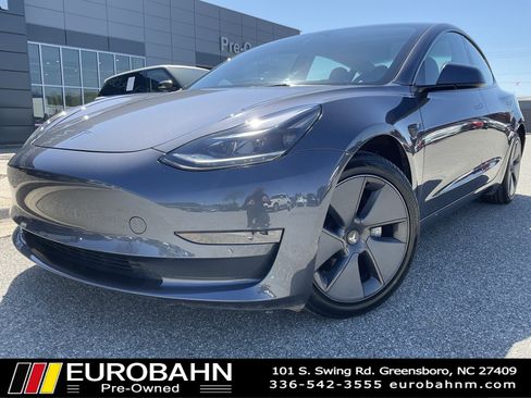 Used 2023 Tesla Model 3 Standard Range image 1