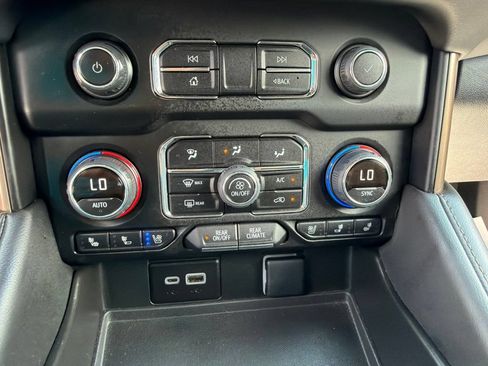 Used 2024 Chevrolet Tahoe High Country AWD/4WD image 34