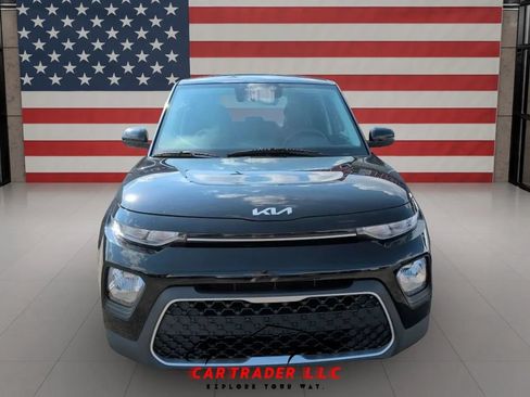 Used 2022 Kia Soul LX w/ Technology Package FWD image 2