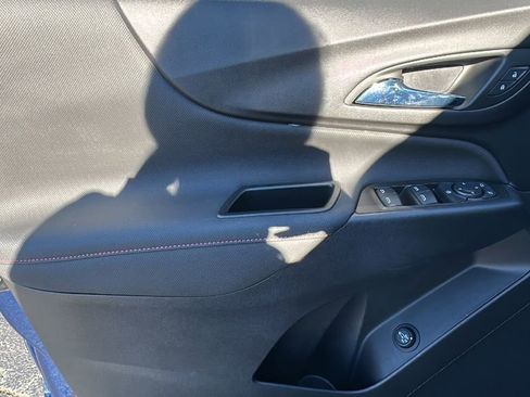 Used 2022 Chevrolet Equinox RS image 13