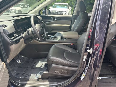 Used 2026 Kia Carnival FWD image 24