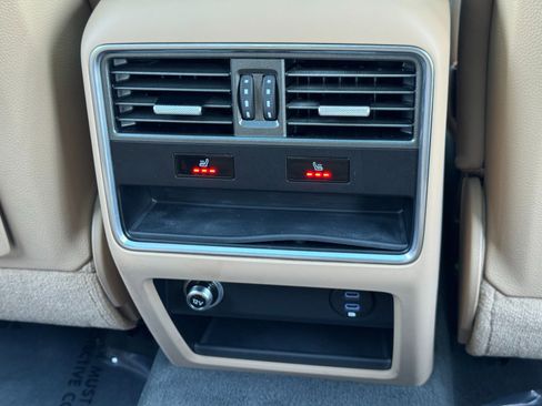 Used 2022 Porsche Cayenne Turbo S image 40