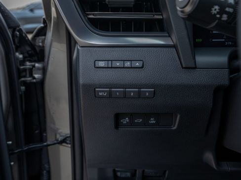 Used 2026 Lexus GX 550 AWD/4WD image 22