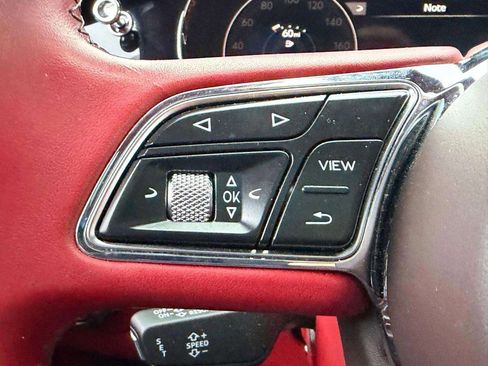 Certified 2022 Bentley Bentayga image 28