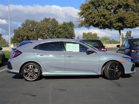 Used 2019 Honda Civic EX image 3