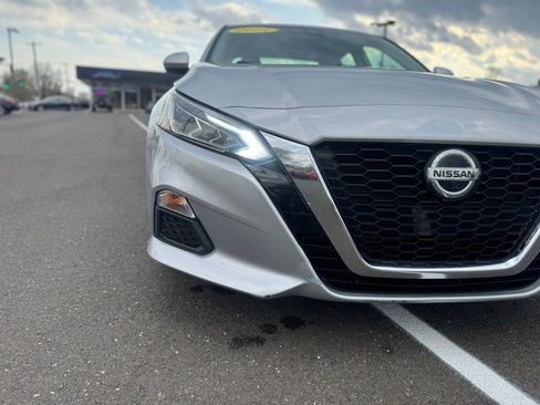 Used 2021 Nissan Altima 2.5 SV FWD image 11