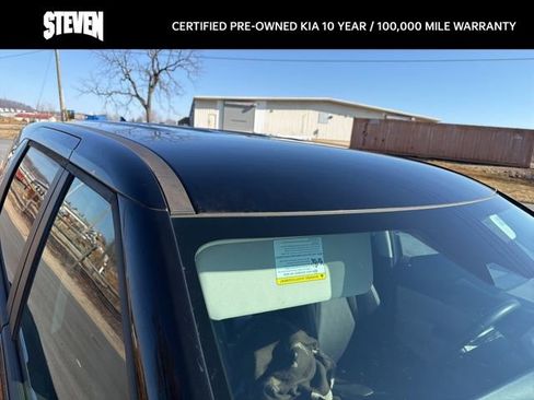 Certified 2024 Kia Carnival LX image 10