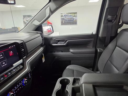 Used 2026 GMC Sierra 1500 SLT AWD/4WD image 24