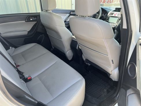 Used 2016 Subaru Forester 2.5i Limited AWD/4WD image 10