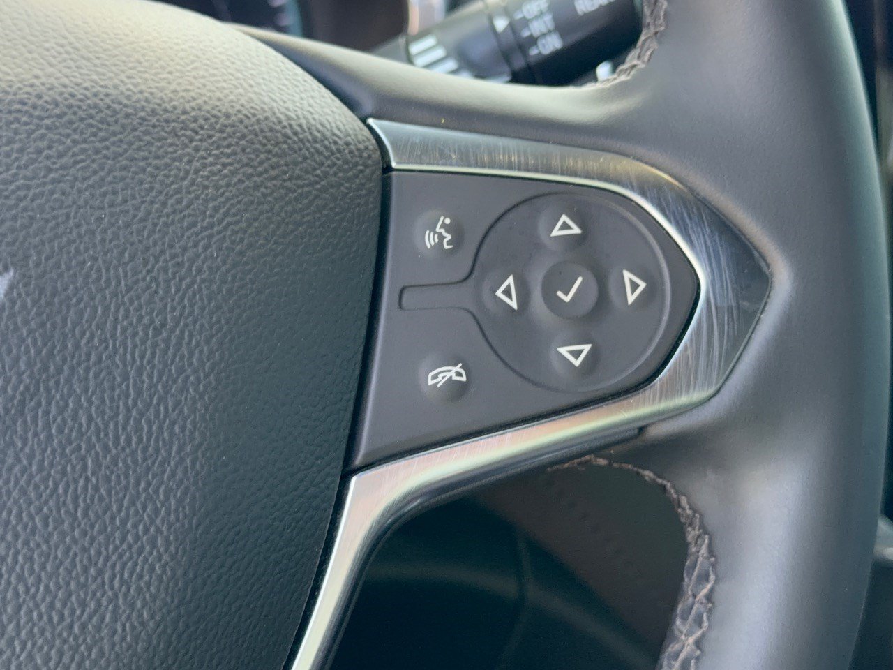 Used 2023 Chevrolet Traverse LT FWD image 19