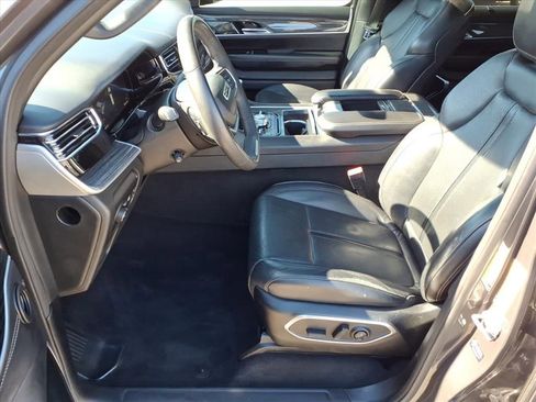 Used 2022 Jeep Wagoneer Series III w/ Premium Group I image 11