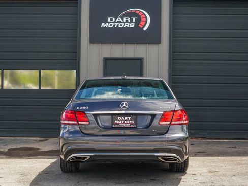 Used 2015 Mercedes-Benz E 250 BlueTEC 4MATIC Sedan image 6