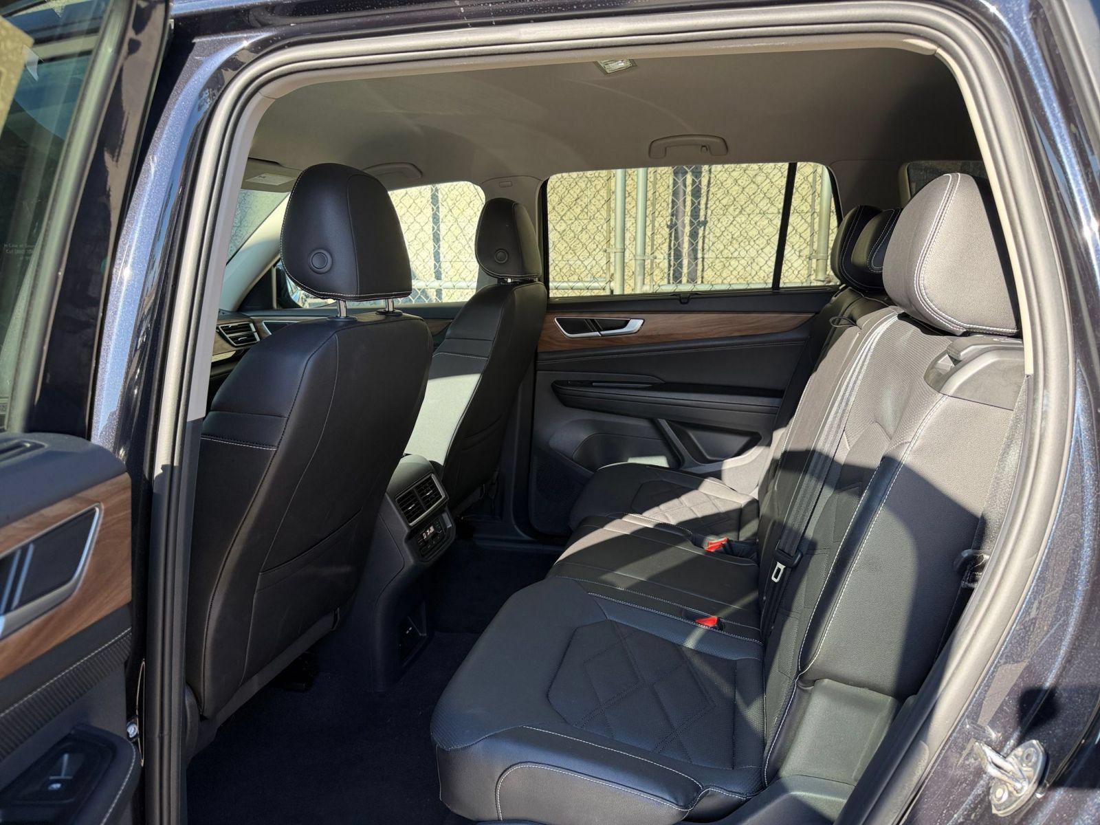 Used 2026 Volkswagen Atlas SE FWD image 27
