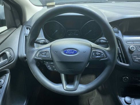 Used 2018 Ford Focus SE FWD image 15