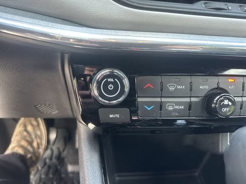 Used 2023 Jeep Compass Limited AWD/4WD image 14