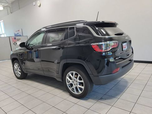 Used 2024 Jeep Compass Latitude AWD/4WD image 10