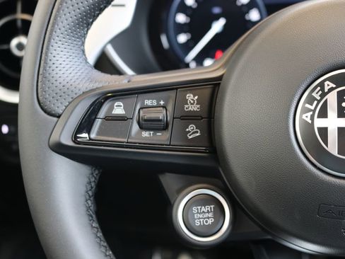 New 2025 Alfa Romeo Stelvio Sprint image 36