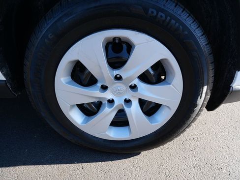 Used 2019 Toyota RAV4 LE image 33