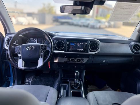 Used 2019 Toyota Tacoma SR5 RWD image 23