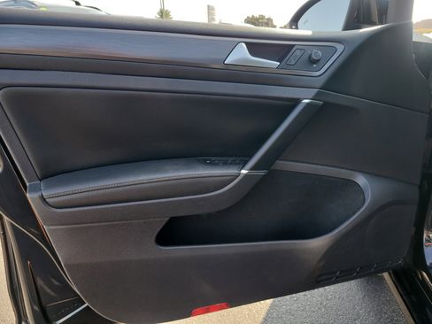 Used 2021 Volkswagen Golf 4-Door image 14