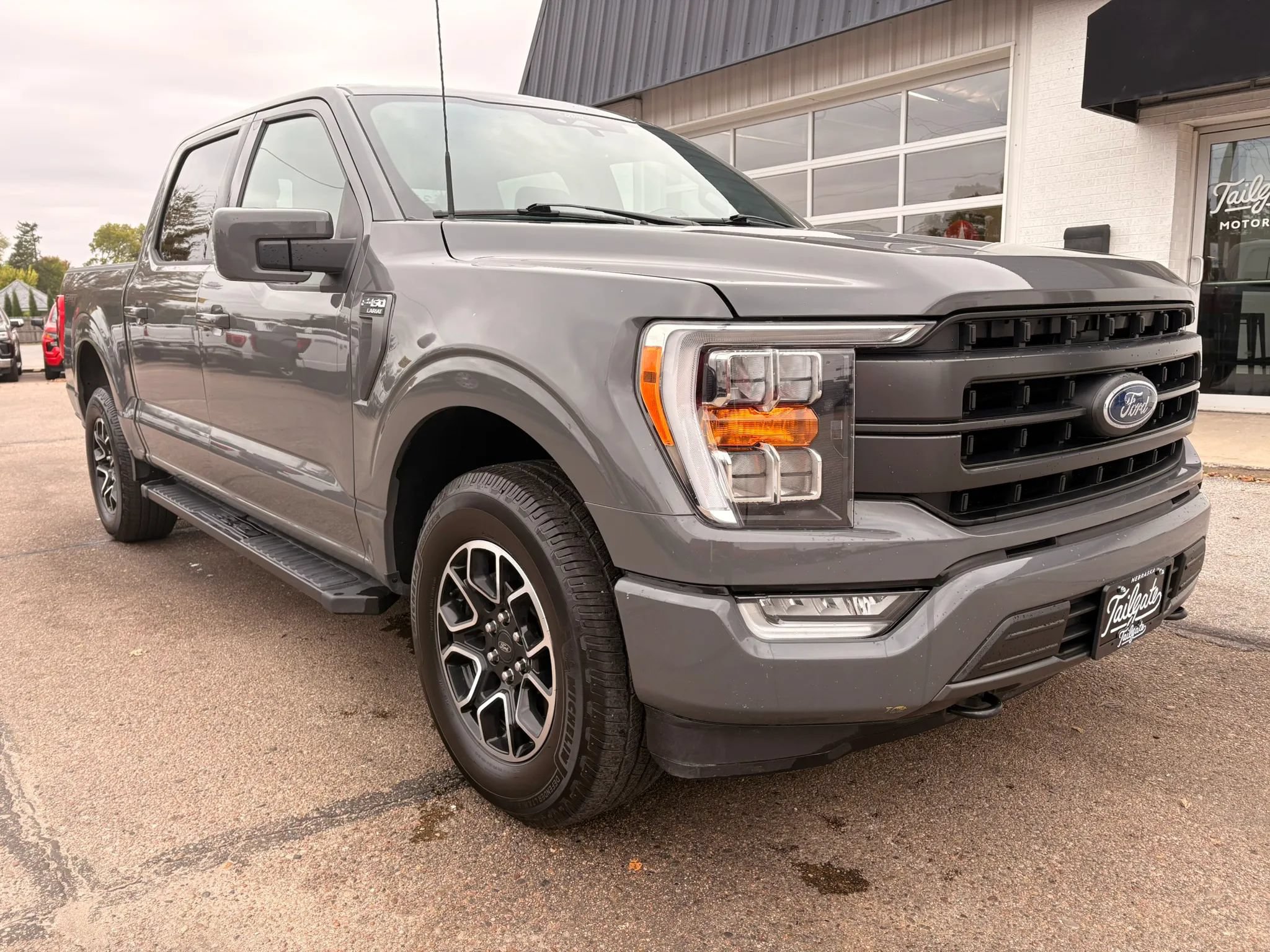 Used 2021 Ford F150 Lariat AWD/4WD image 2