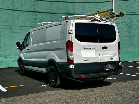 Used 2018 Ford Transit 250 130 Low Roof RWD image 6