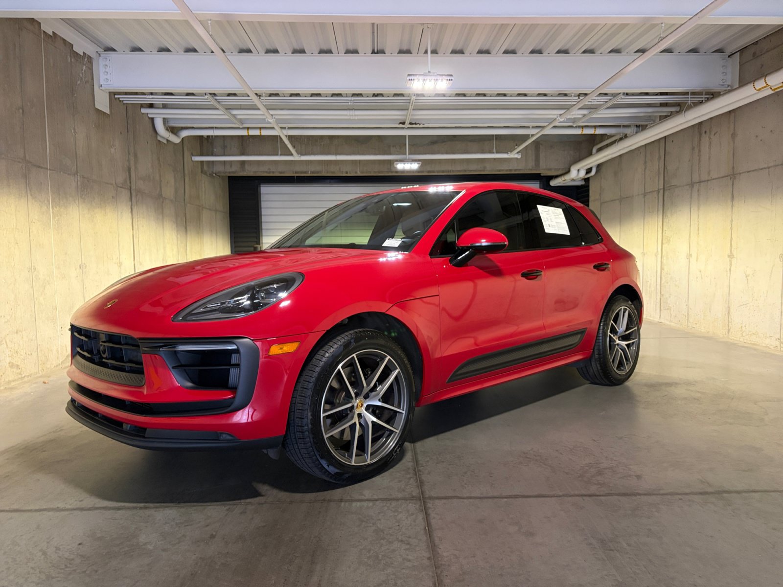 Certified 2023 Porsche Macan S AWD/4WD image 1