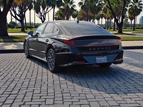 Used 2022 Hyundai Sonata Limited w/ Preferred Accessory Package image 5