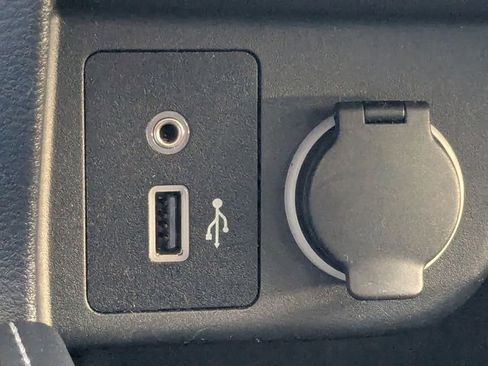 Used 2020 Nissan Kicks SV FWD image 16