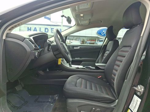 Used 2016 Ford Fusion SE w/ Equipment Group 201A FWD image 14