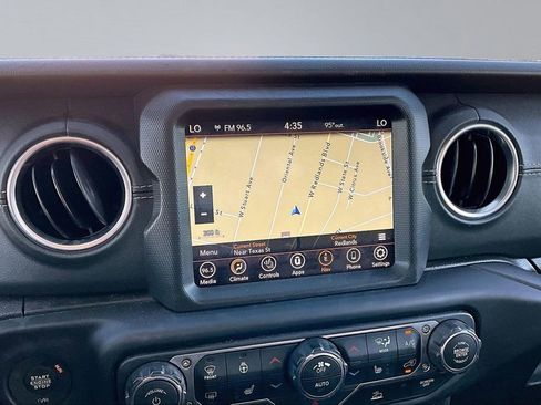 Certified 2020 Jeep Gladiator Overland AWD/4WD image 10