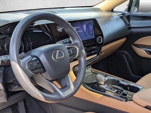 Used 2025 Lexus NX 250 NX 250 image 12