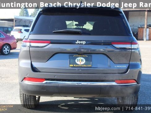 Used 2025 Jeep Grand Cherokee Laredo X image 4