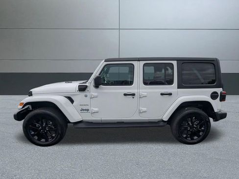 Used 2023 Jeep Wrangler Unlimited Sahara w/ Cold Weather Group AWD/4WD image 3