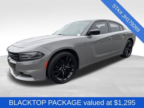 Used 2018 Dodge Charger SXT Plus w/ Blacktop Package image 3