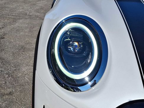 Certified 2024 MINI Cooper 2-Door Hardtop image 9