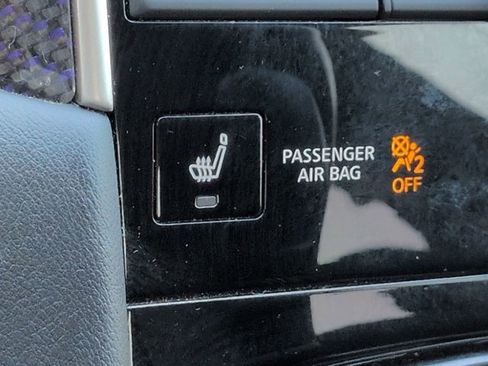 Used 2017 INFINITI Q60 Red Sport 400 image 24